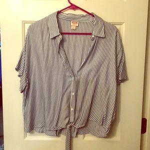 Mossimo L shirt never worn